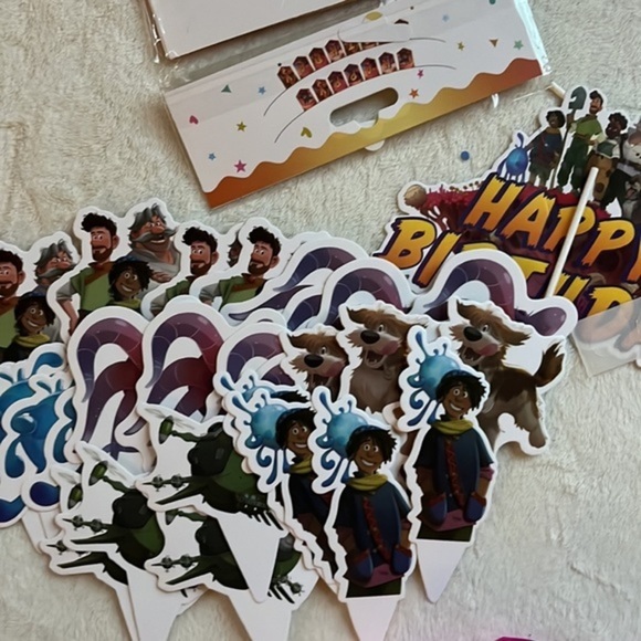 Birthday‎ Party Supplies Set - In a Strange World Theme | Cups, Plates, Decor - Picture 4 of 5